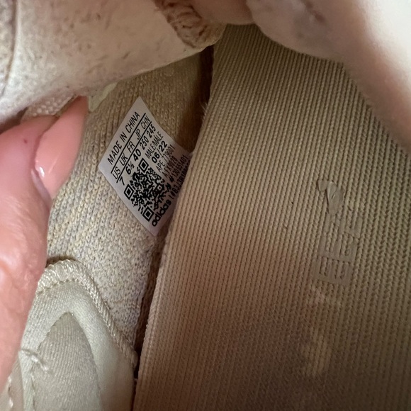 Authentic Yeezy Boost 350 V2 'Flax' Color Tan Size 7 - Picture 8 of 8